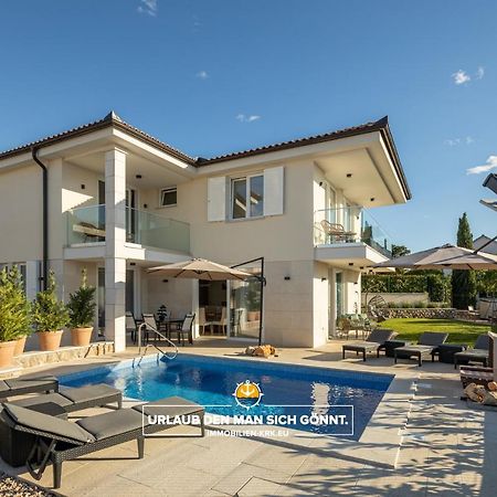 Villa Richard Малинска Экстерьер фото